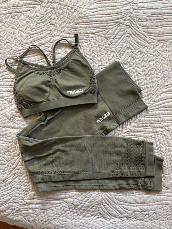 Gymshark Olive Green Removable Padding Seamless Sports Bra with Strappy Back - Picture 3 of 4